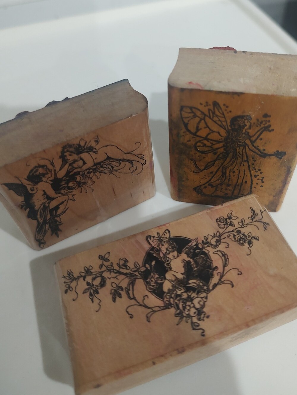 Fairies And Cherubs Lot Of 3 Or Stamps